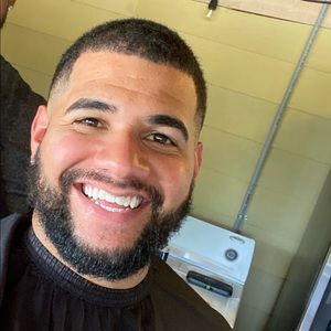 Meet your Posher, Carlos